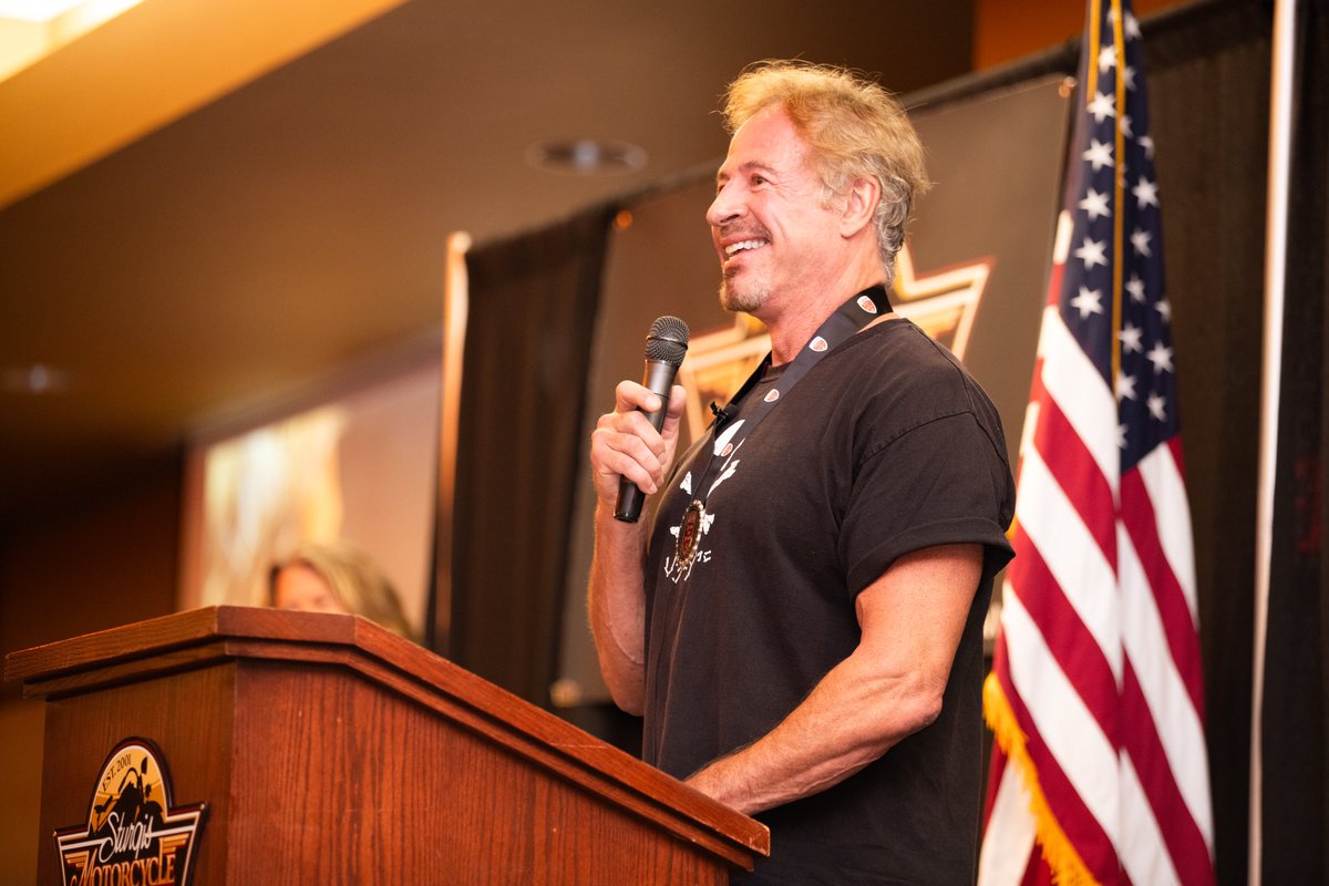 KristiNoem's tweet image. David Uhl is a fantastic person. He is an incredible artist who paints motorcycles (and he painted me and my horse, Ice Man, a couple of years ago).

He is one of the greatest examples of someone using their talents to benefit everyone else around them. He frequently gives the…