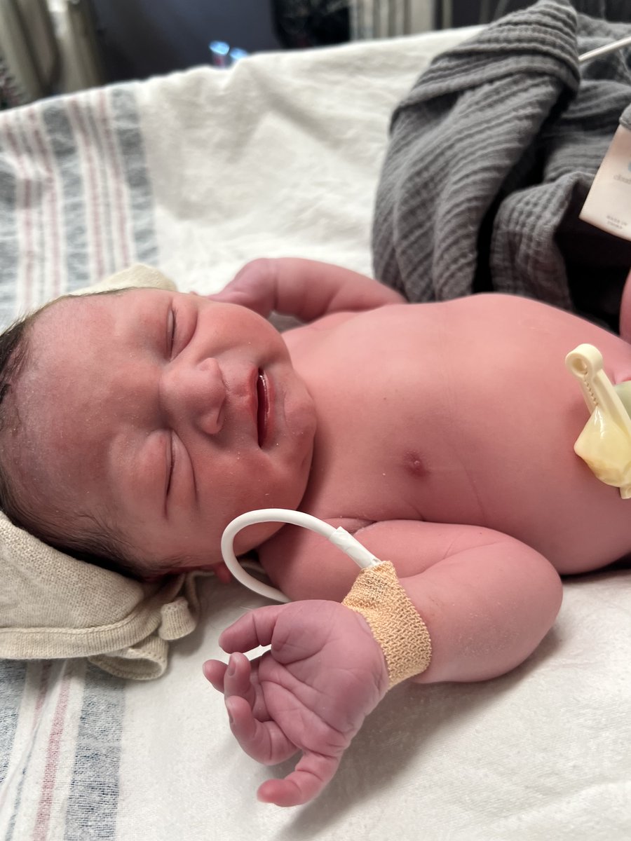 wsferries's tweet photo. Meet Arlo! Friday Harbor residents Candice & Justin welcomed their new baby boy aboard #Samish yesterday afternoon. The newest ferry rider weighed in at 7lbs1oz, and he is doing great, along with mom, dad & his 5 y/o sister. Please join us in sending well wishes to the family. https://t.co/yhs4uy3Iuk