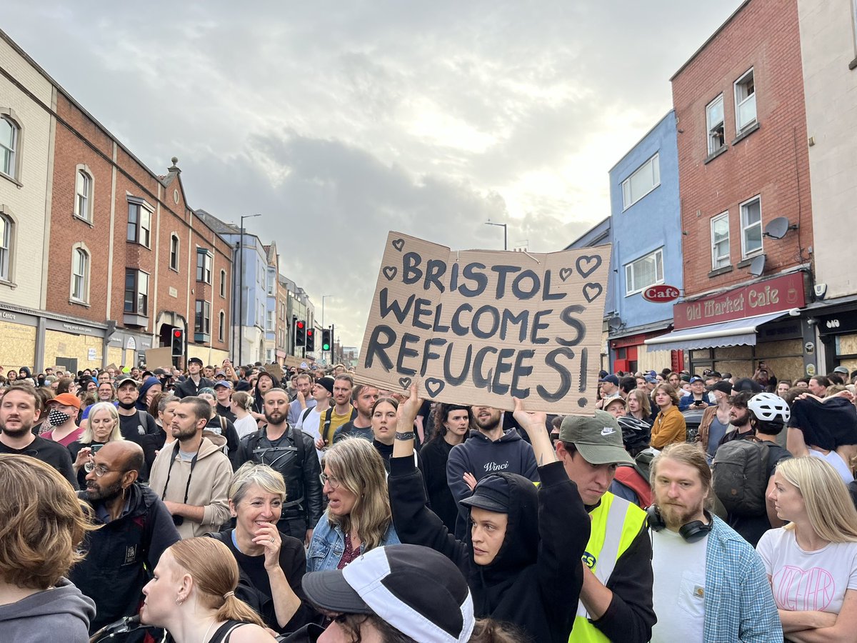 holte's tweet photo. @supertanskiii @AntiRacismDay This is beuatiful
This is hope
This is the UK
This is the rejection of hate
This is a better future
This is who we are https://t.co/MfwDTmWVLm