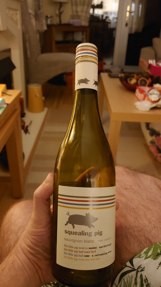 rogerbarrett08's tweet photo. Feed cleanser, this #SquealingPig is a pretty nice wine ๐ทgone down a treat this evening. https://t.co/UXAzUD71ft
