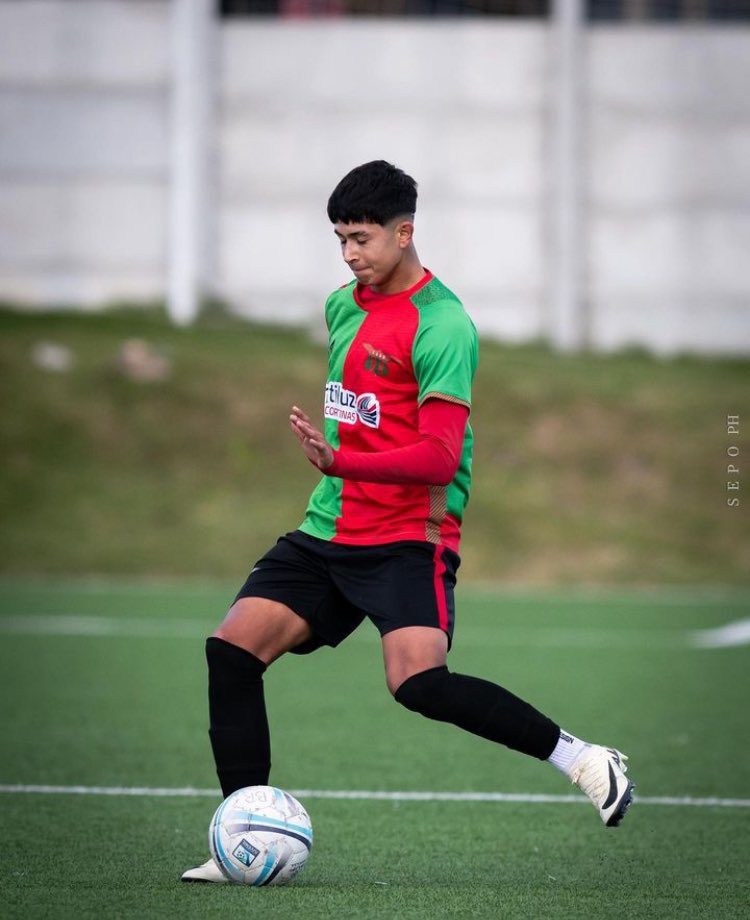 QUE PAÍS DE MIERDA SOMOS, le quitaron la vida a un pibe de 17 años por un celular, le arruinaron su sueño, arruinaron una familia, la única solución a estos lacras es la muerte.