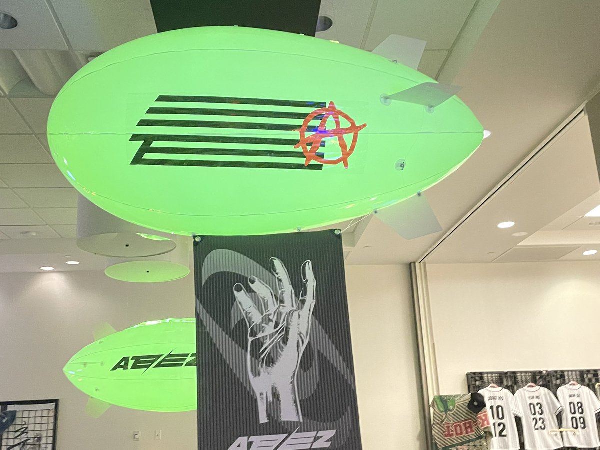 ColorVex's tweet photo. From Today Until Sunday we are selling ATEEZ MERCHANDISE in Rosemont @ Hyatt Place Chicago/O’Hare Airport https://t.co/3bbLAQlvoJ