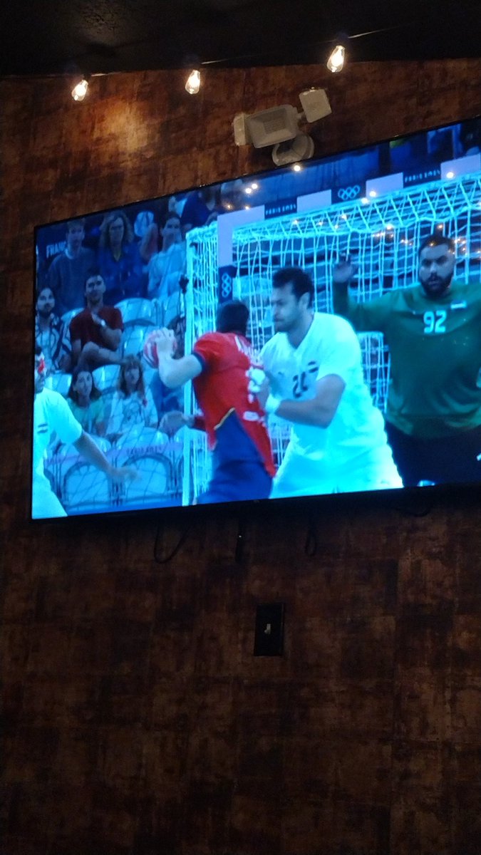 75Welch75's tweet photo. @Dejan_Kovacevic hey DK, at the local watering hole watching your wife's favorite, Olympic handball! https://t.co/F0zNjviy6I
