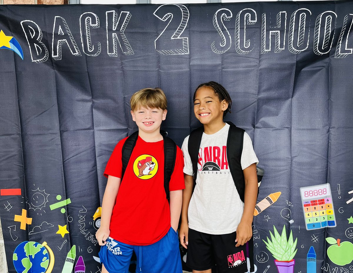 fssdJES's tweet photo. Our JES Tigers were ready for a fantastic first day!! #fsdfirstday https://t.co/C5fH2gaSQg