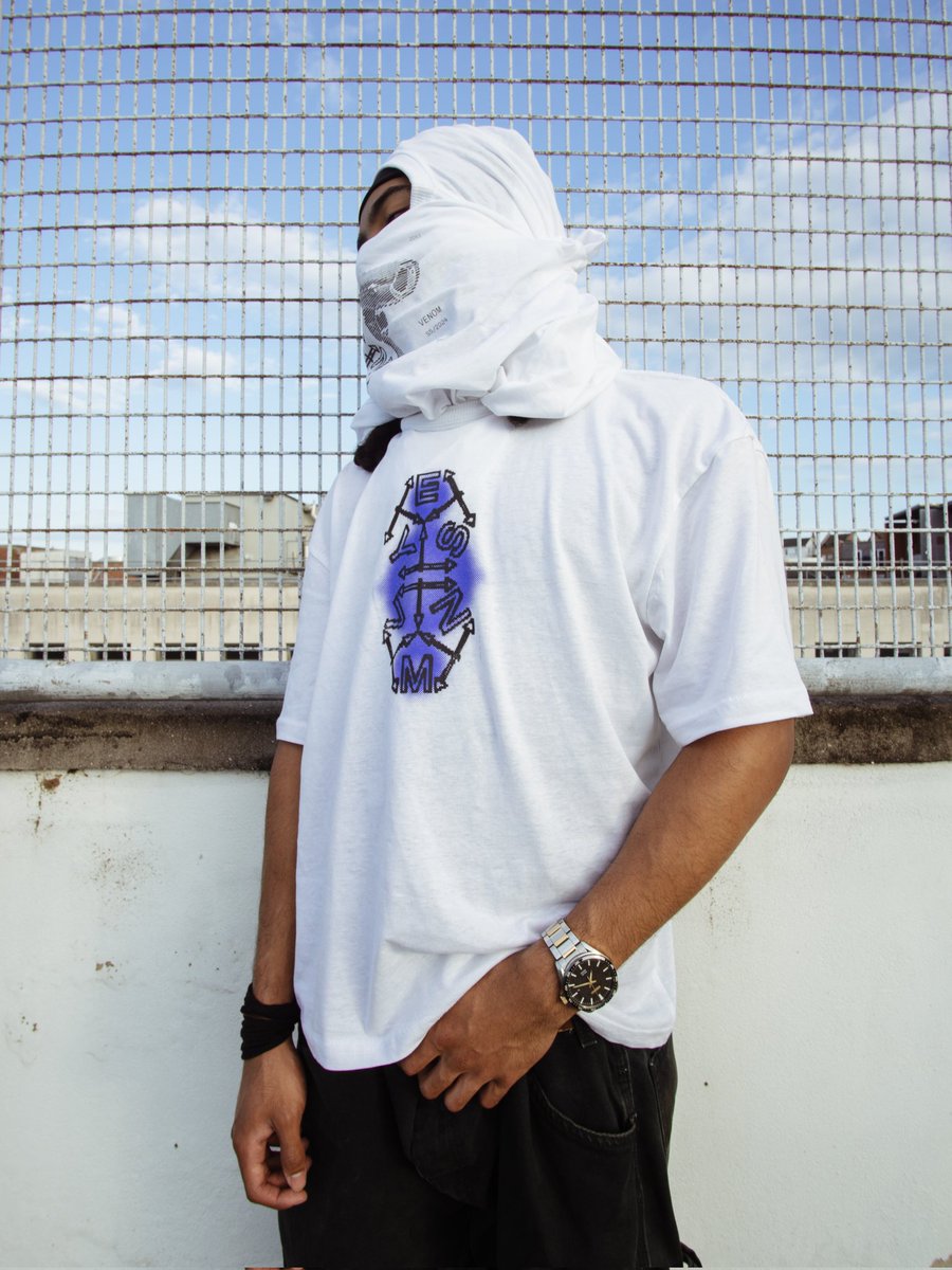 EysonStudios's tweet photo. The Eyson Illusion Tee - OUT NOW https://t.co/YBmi9IWVgt