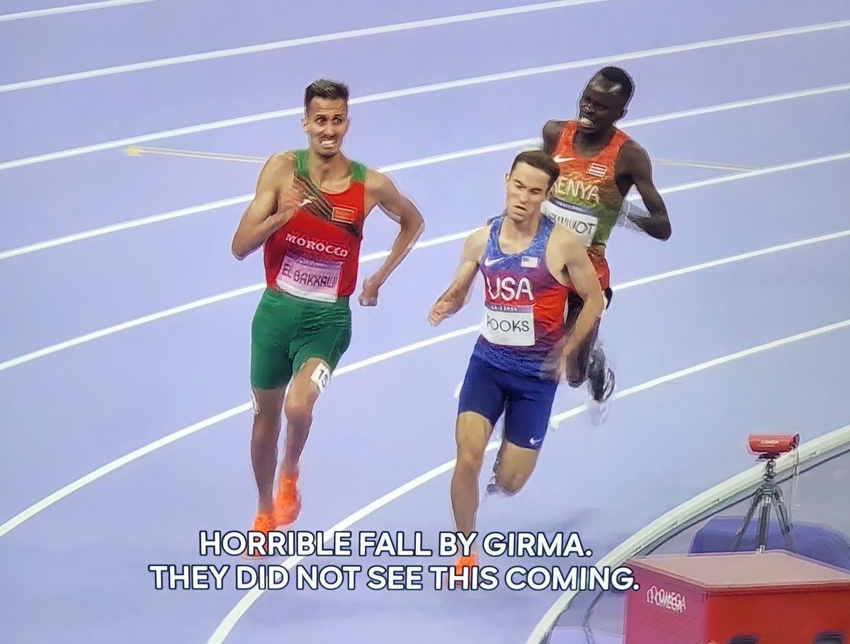 IfMarys's tweet photo. Men's 3K steeplechase on BG, look up and this Rooks dude is casually laying the hammer down. 😭 #Mens #3000m #3000mFinals #trackandfield #Paris2024 #ParisOlympics2024 #ParisOlympics #Olympics2024Paris #OlympicGamesParis2024 #Olympics #Olympics2024 #USA #OlympicGames #KennethRooks https://t.co/Zj8dXrVr8K