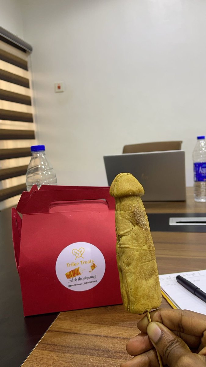 I spent minutes looking at this. Like am I posed to eat this in front of people? 😭😂