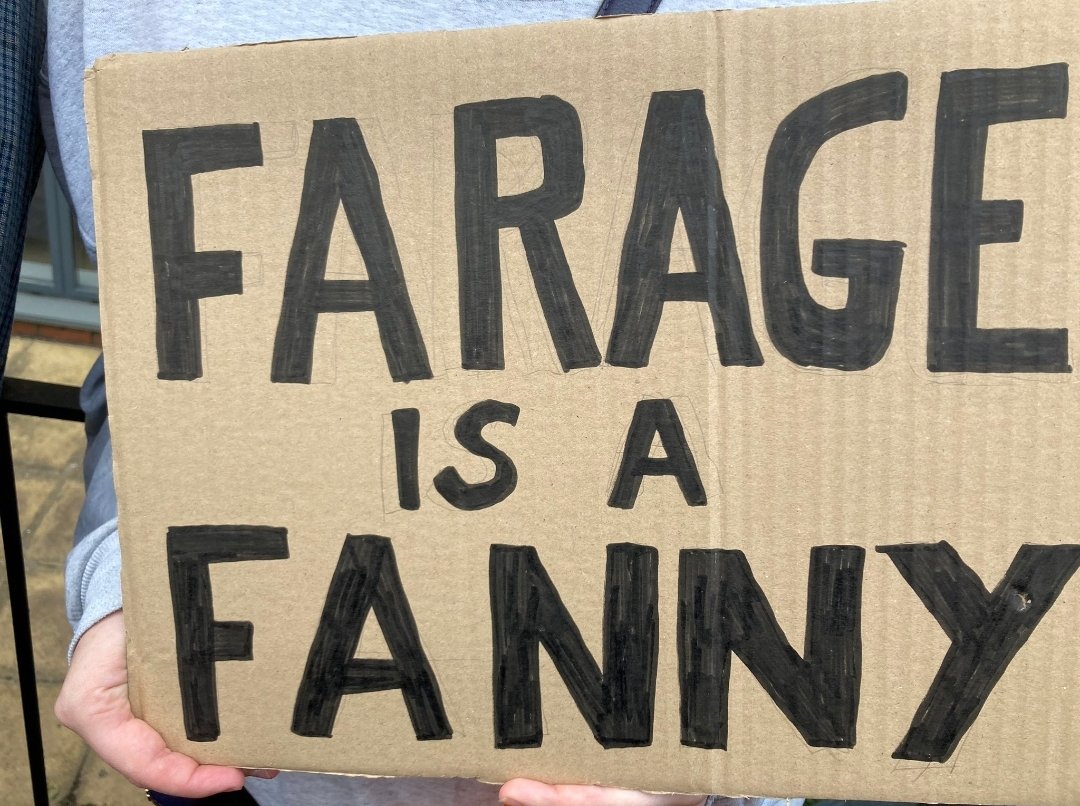 LordSmythe's tweet photo. Sign Of The Day ...it's exactly what it says on the tin ....errr I mean cardboard #Protest #ProtestSign #FarageRiot #farageisafanny @Nigel_Farage @UKReformParty https://t.co/0jpCJAoGa7