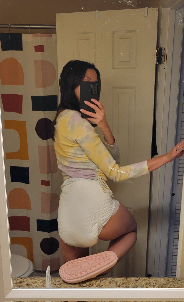 wildishbambina's tweet photo. been sittin on this all day - now time to hump it till it explodes🥴 https://t.co/HFCIEU4EcZ