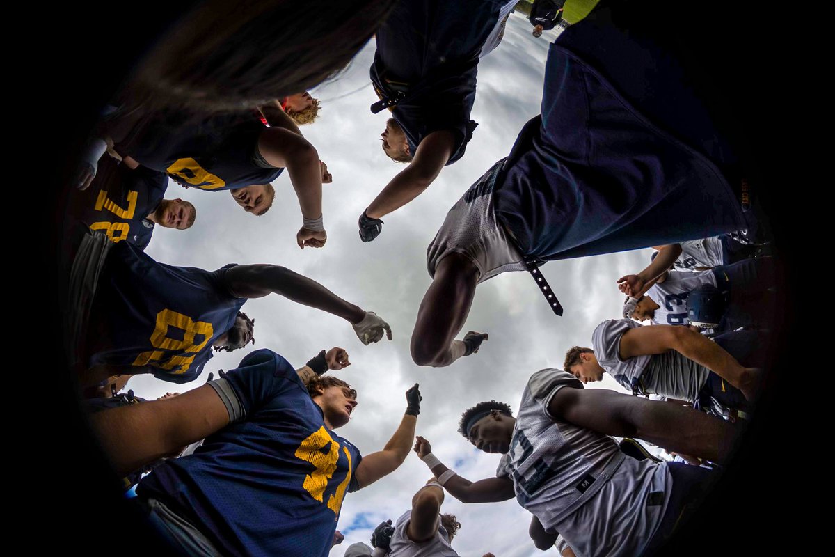 ToledoFB's tweet photo. through the looking glass 🔎

#TeamToledo https://t.co/UNLN8pNwvW