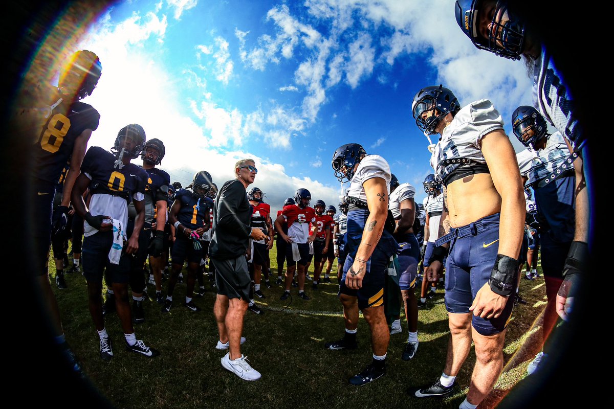 ToledoFB's tweet photo. through the looking glass 🔎

#TeamToledo https://t.co/UNLN8pNwvW