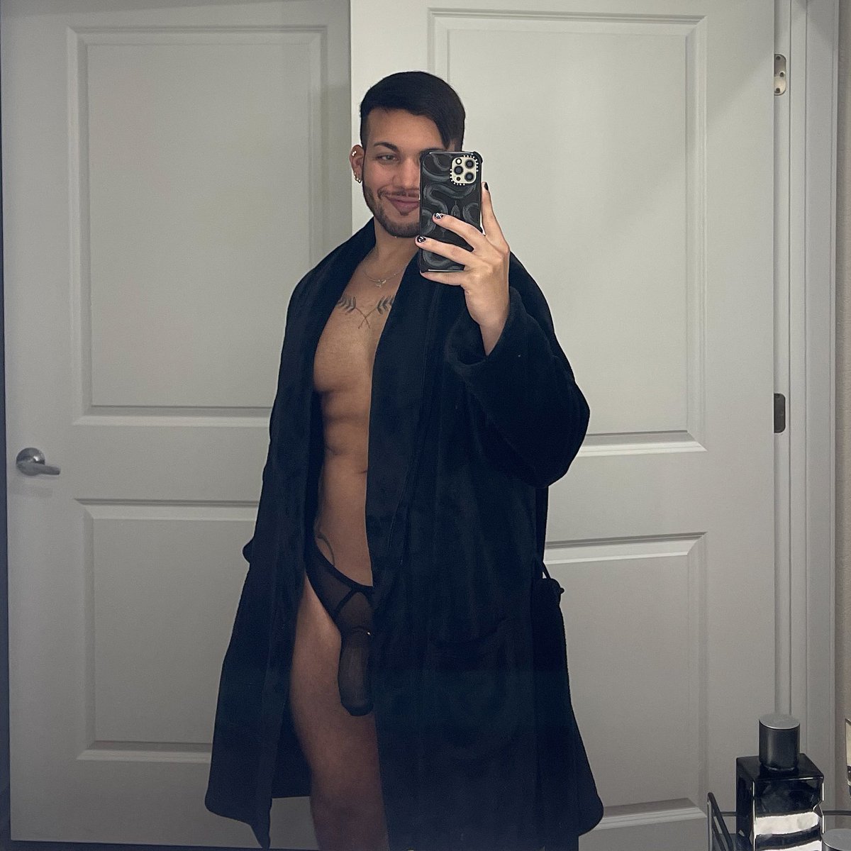 E X T E V A N tweet media