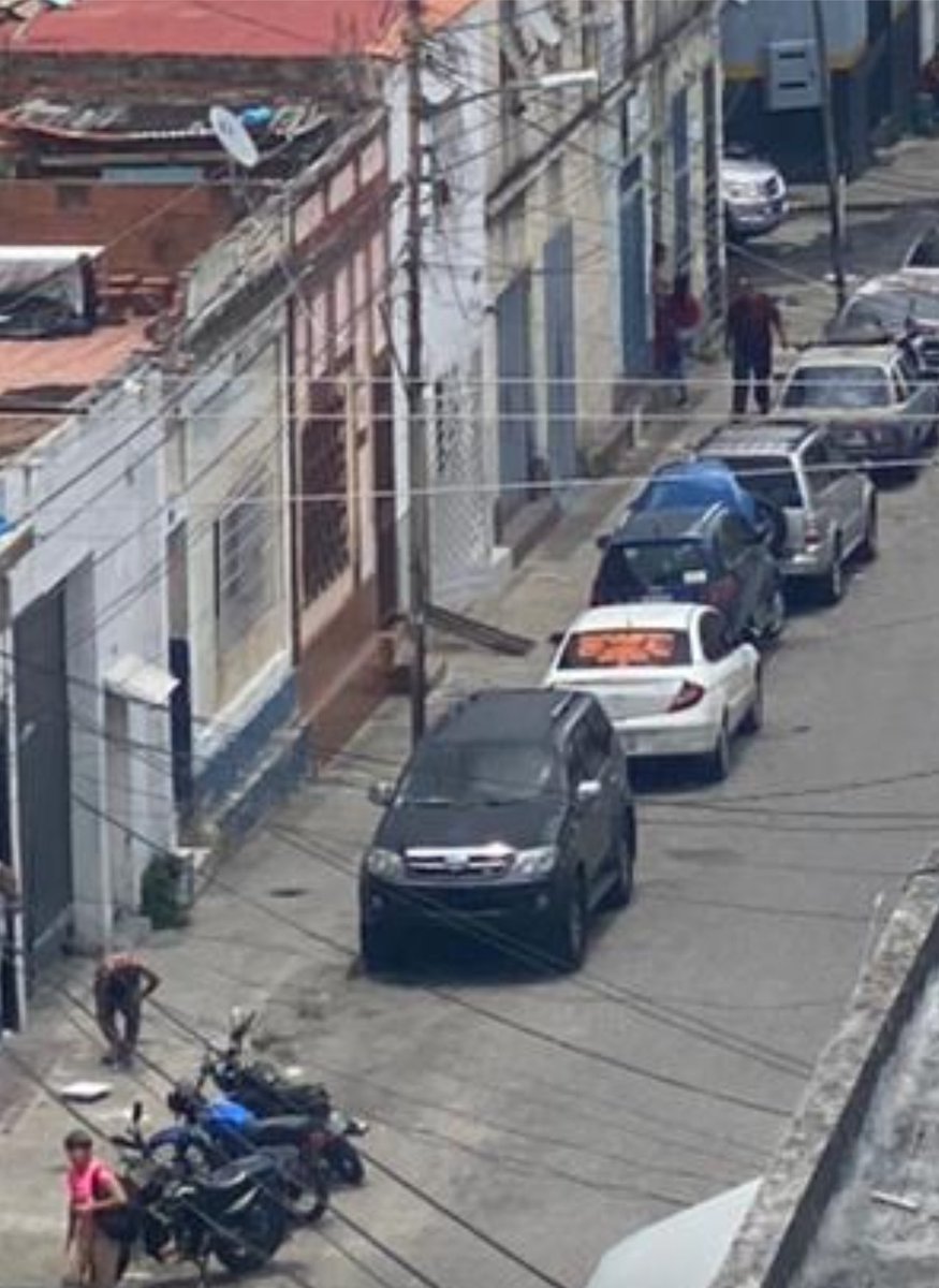 Quieren q me atemorice, q me recoja y no hable más… cambiaron guardia y color de la camioneta…