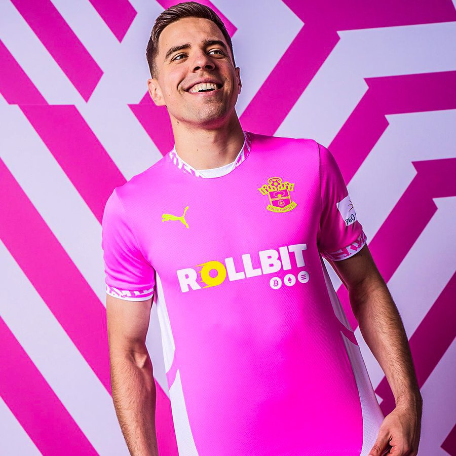 Footballe's tweet photo. Fashion | Southampton has unveiled their new third kit for the upcoming season. https://t.co/tUt9IiP7zX