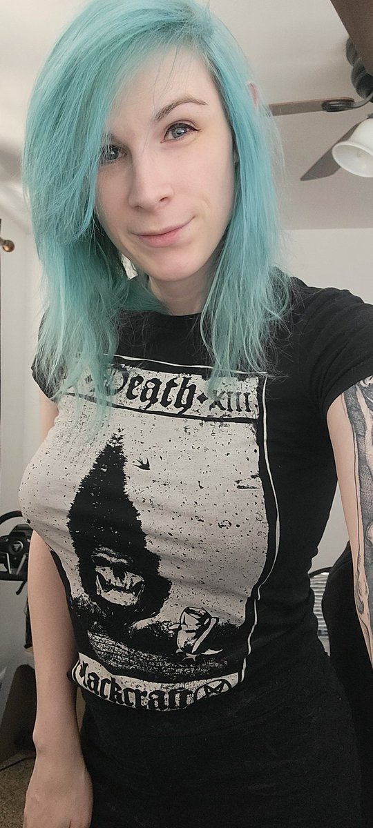 KylieBitkin's tweet photo. Before and after, good bye blue hair 💙 https://t.co/KePUAfyT1K