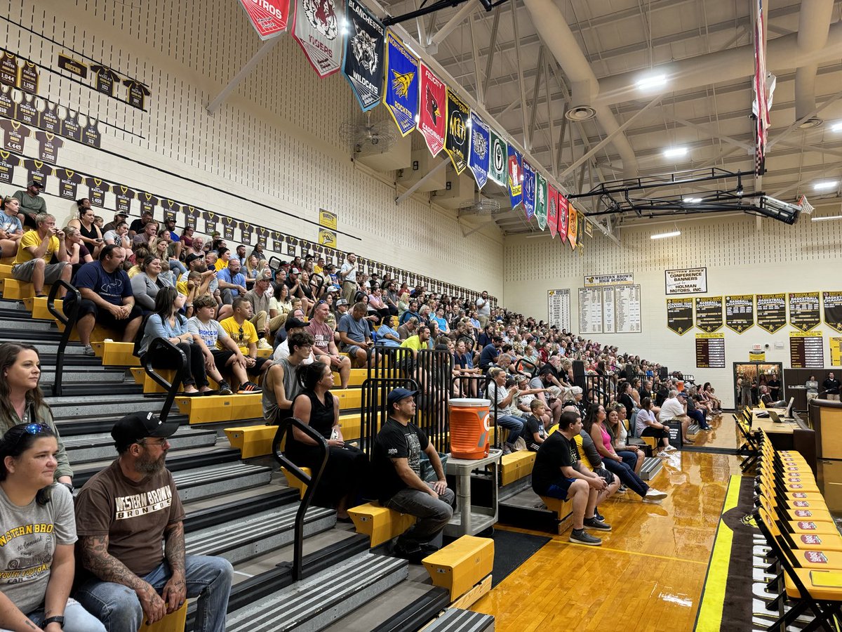 wbhsathletics's tweet photo. Huge crowd on hand to kick off the 24-25 Meet The Team Night and Parent meeting! Nothing better than TBDBITL to get it started!! https://t.co/P8dcZv0wbj