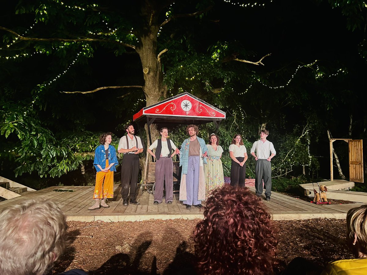xEmmaReadx's tweet photo. A trip to the woods @red_rose_chain 
💐🪵🧚🫏
Congratulations @AilisDuff @emjkerr 
#amidsummernightsdream #Shakespeare #ipswich #theatre https://t.co/QvhR88xnGR