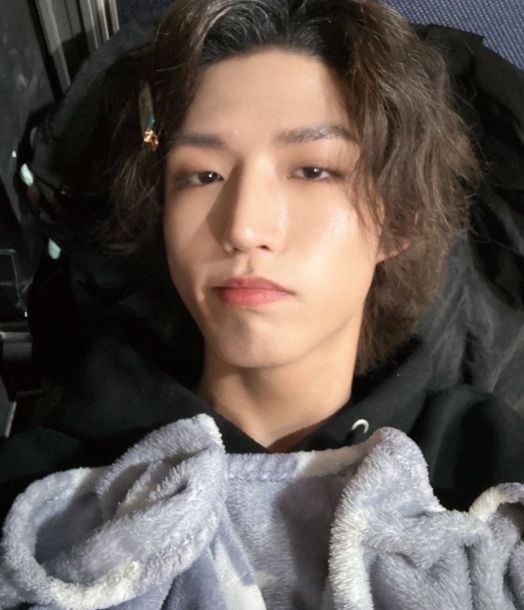 hi guys looking for more interactive moots !

- my name is yuri , not new to twt
- ult aespa xdinary heroes and ateez
- i listen to FLO, ptv, mitski &amp; megan 
- also into animanga , enstars &amp; vkei 

read carrd for more info !! 

#anitwt #kpoptwt #promotwt