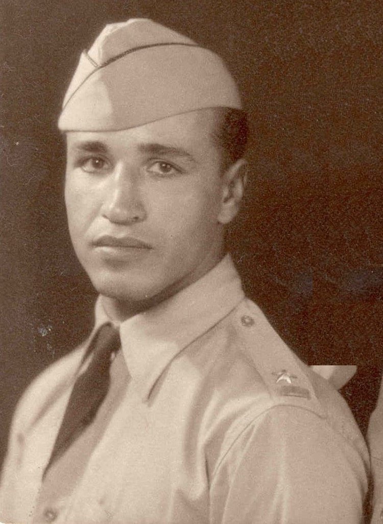 Türkiye Cumhuriyeti'nin savaşta ilk şehit düşen pilotu Hv. Plt. Ütğm. Muzaffer Erdönmez’dir. 21 Nisan 1951'de uçağı vurularak Kore’de şehit olmuştur. Ebedi filoya intikal eden tüm şehitlerimize rahmet olsun.