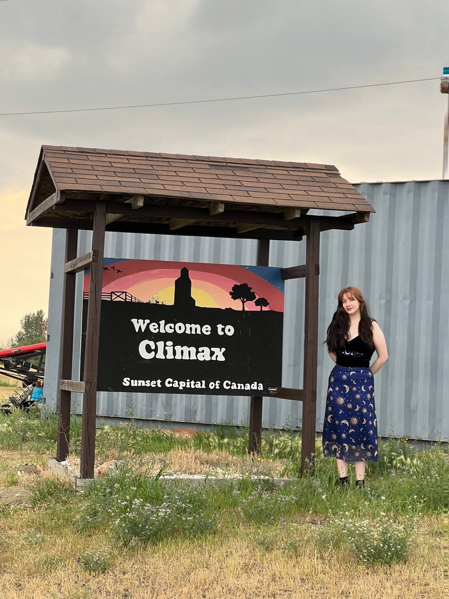 g0thgoblin's tweet photo. went here and no one knew your girlfriend :/ https://t.co/R9NPjA3SXc
