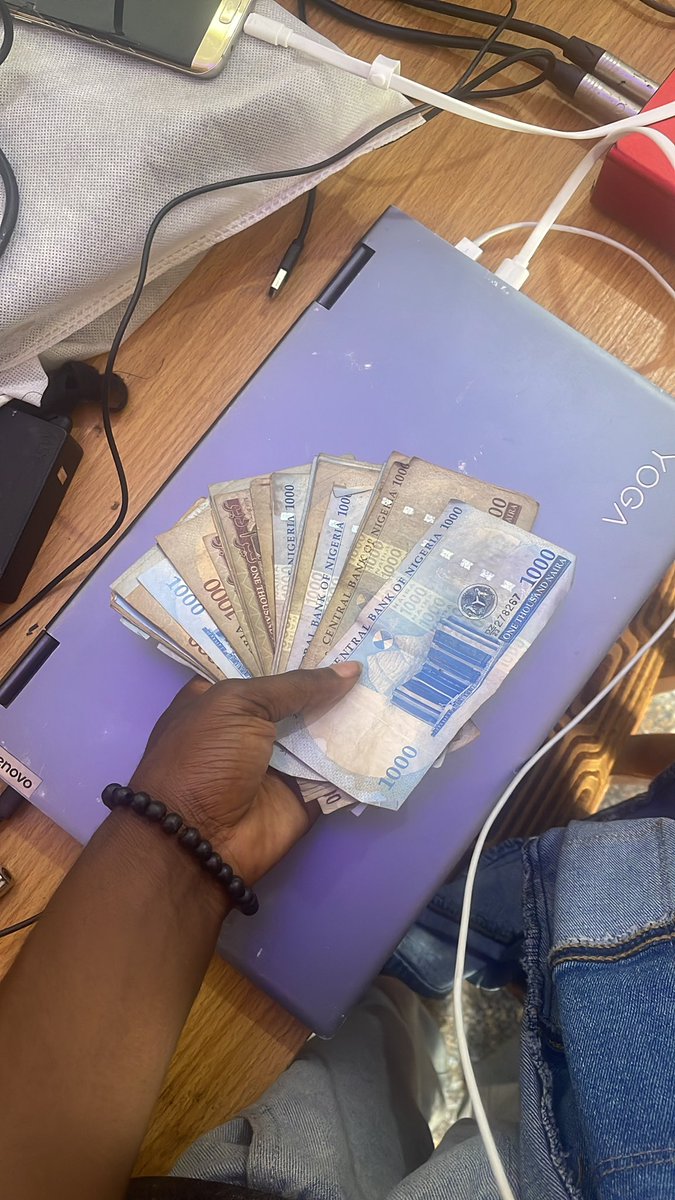 limathegreatest's tweet photo. Keeping convo can be one of my flaws . But trust me i gat you somethings are better left unsaid https://t.co/VYcbMDiwpt