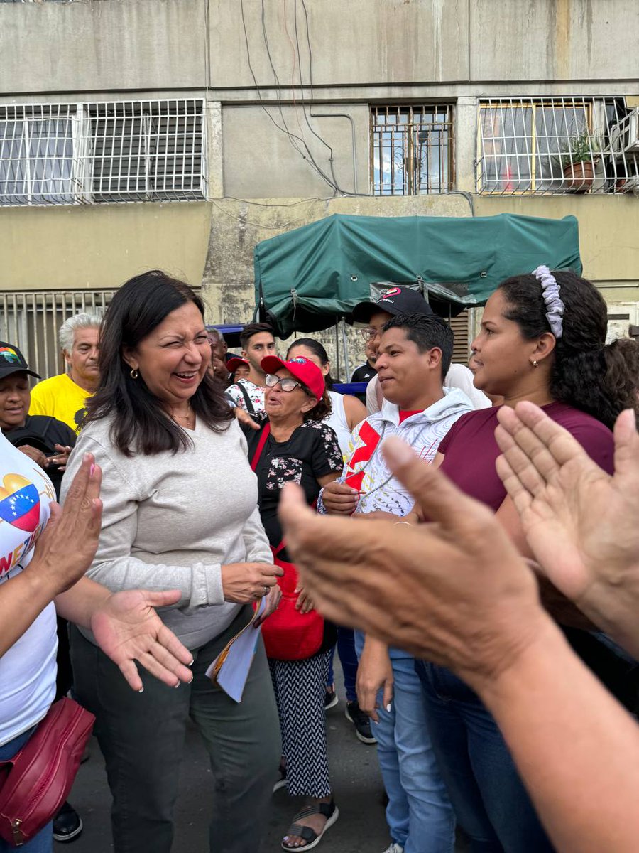 gestionperfecta's tweet photo. En la parroquia San Agustín, cumpliendo los lineamientos de nuestro Presidente @NicolasMaduro, entregamos 100% rehabilitado este CDI, como parte de la recuperación integral del sistema de salud en la ciudad capital. 

Un logro junto al Poder Popular organizado.

#DesinstalaElOdio https://t.co/5nsfu0QbpW