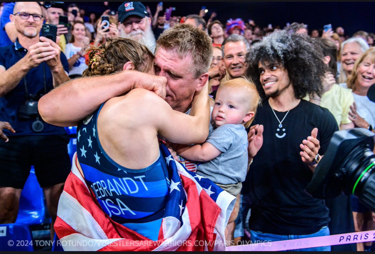 PennWC's tweet photo. Mission: accomplished. #KingsmenStrong 😊🌎🥇 https://t.co/F6PuIZwHZo