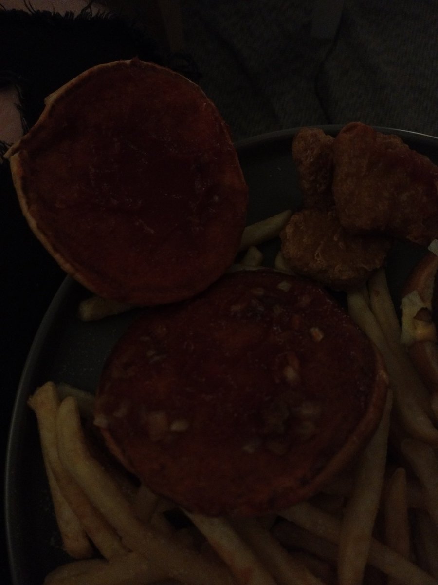 EW4N_'s tweet photo. @UberEats @McDonaldsUK where is the beef lad? It's not a burger anymore it's a bread https://t.co/x47DF34POK