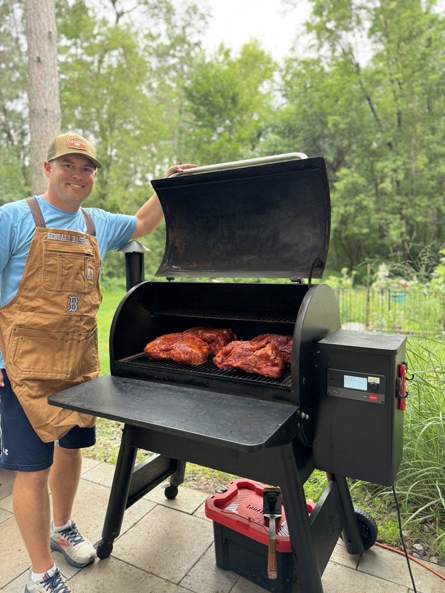 TedWErickson's tweet photo. Just put on dinner for tomorrow night’s Rock Solid family BBQ. 

#traeger #pulledpork #traegergrills https://t.co/QNo6tMVyVH