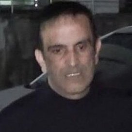 avcemilcicek01's tweet photo. ALLAH SENİN GİBİ BABANIN BELASINI VERSİN!

Erzurum'da kıskançlık krizi geçirip eşini ve kızını öldüren Zülküf Böçkün'ün 13 yaşındaki küçük çocuğu:

"Ben uyurken ablam yanıma gelip beni uyardı, uyandığımda ablamın yüzü kan içindeydi. Ablam bana 'Kalk ölmek üzereyim' dedi. 

Sonrasında babam elinde bıçakla geldi. Ben korkup geriye doğru çekildim. Babam, yerde yatan ablamı 2 kez daha sırtından bıçakladı."

Bu baba kılıklı yaratığın hak ettiği cezayı almasını talep etmek adına lütfen yetkilileri bilgilendirelim! @adalet_bakanlik