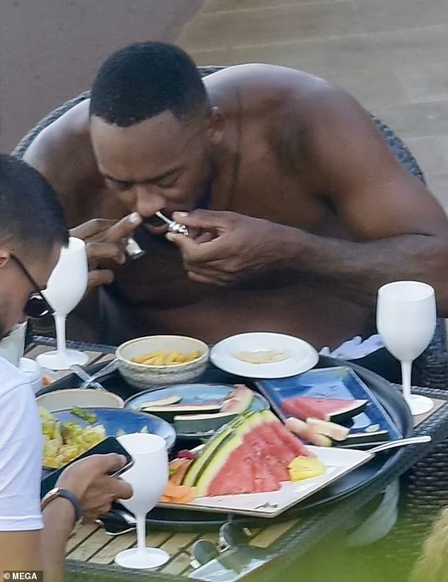 Hoopss's tweet image. NEW: Marcus Jordan, son of NBA legend Michael Jordan, was seen snorting a white powder during a poolside lunch in the South of France

Smiling having a great time.