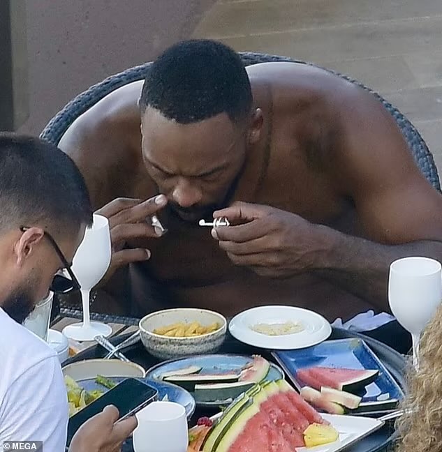Hoopss's tweet image. NEW: Marcus Jordan, son of NBA legend Michael Jordan, was seen snorting a white powder during a poolside lunch in the South of France

Smiling having a great time.
