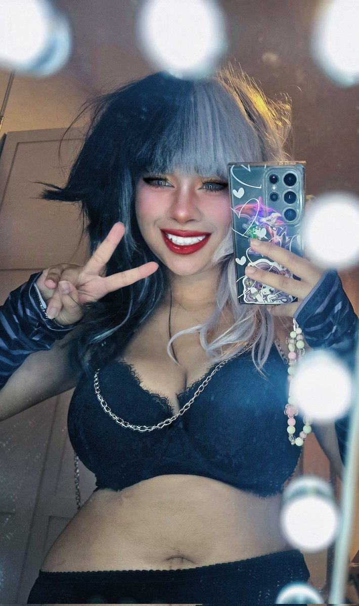 lovilove34's tweet photo. Come and smile with me. 
#Shiorin3D #hot #cosplay #boobs #Smile #shiorinovella #vtuber https://t.co/pY3nNI0b5I