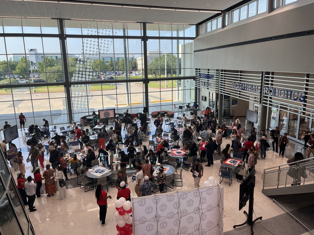 713BobbyB's tweet photo. Lovely PD session at the Alief ISD career building! Working hard for the next generation. 

Join AV technology not animal sciences 😜😜 https://t.co/x8cE0f2VNr