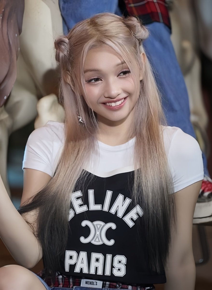 GehleeBrasil's tweet photo. 📸 | Atualização do Genie Music com #GEHLEE durante os bastidores do MV de “Only You Don’t Know”.

#GEHLEE #젤리당카 #UNIS #유니스 @UNIS_offcl https://t.co/0ISOQQdKPN