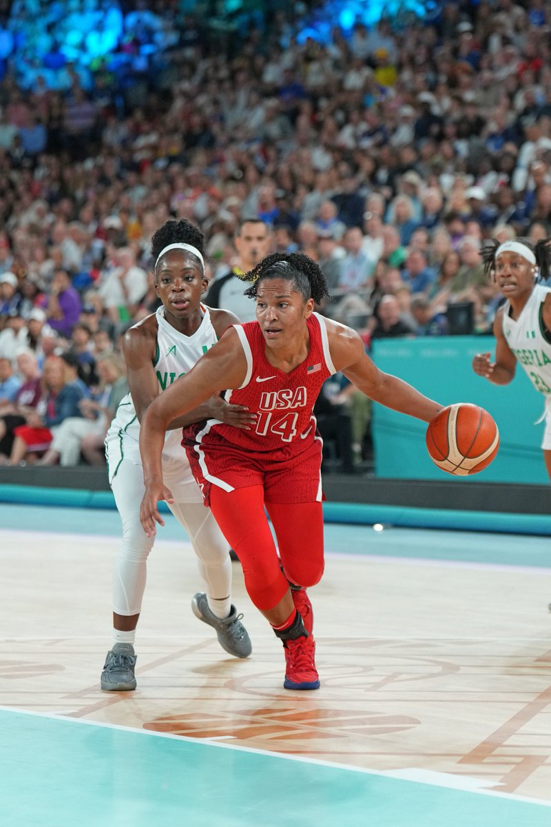 Team-high 6 assists and 6 rebounds for AT in Team USA’s quarterfinal W! 🙌🇺🇸

📸: <a href="/usabasketball/">USA Basketball</a> 

#faMily x #OlympiansMadeHere