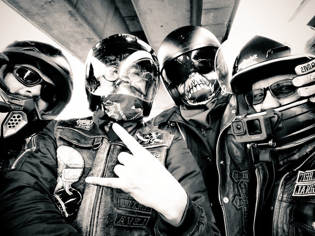 Malas compañías con malas actitudes 

<a href="/WardogsM/">Wardogs_MotoclubMX</a> #amigos #friends #brothers #hermanos #motociclismo #motos