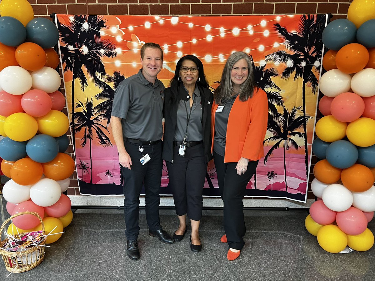 plazamiddle's tweet image. ⭐️Our Plaza APs and MYP Coordinator had a wonderful day of learning at the inaugural AP Conference! We’re ready for a great year! ⭐️ #LeadVB #LeadingLearningLivingOurBestLives #LeadLearnLive