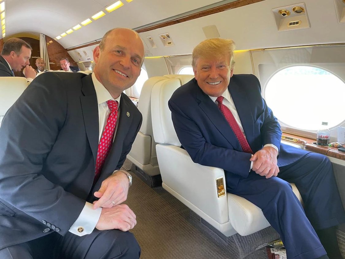 BREAKING: In a stunning new leak, this photo of Donald Trump and Kevin Roberts (the author of Project 2025) flying in Trump’s private jet has surfaced. Retweet to make sure everyone knows these two are inextricably linked.
