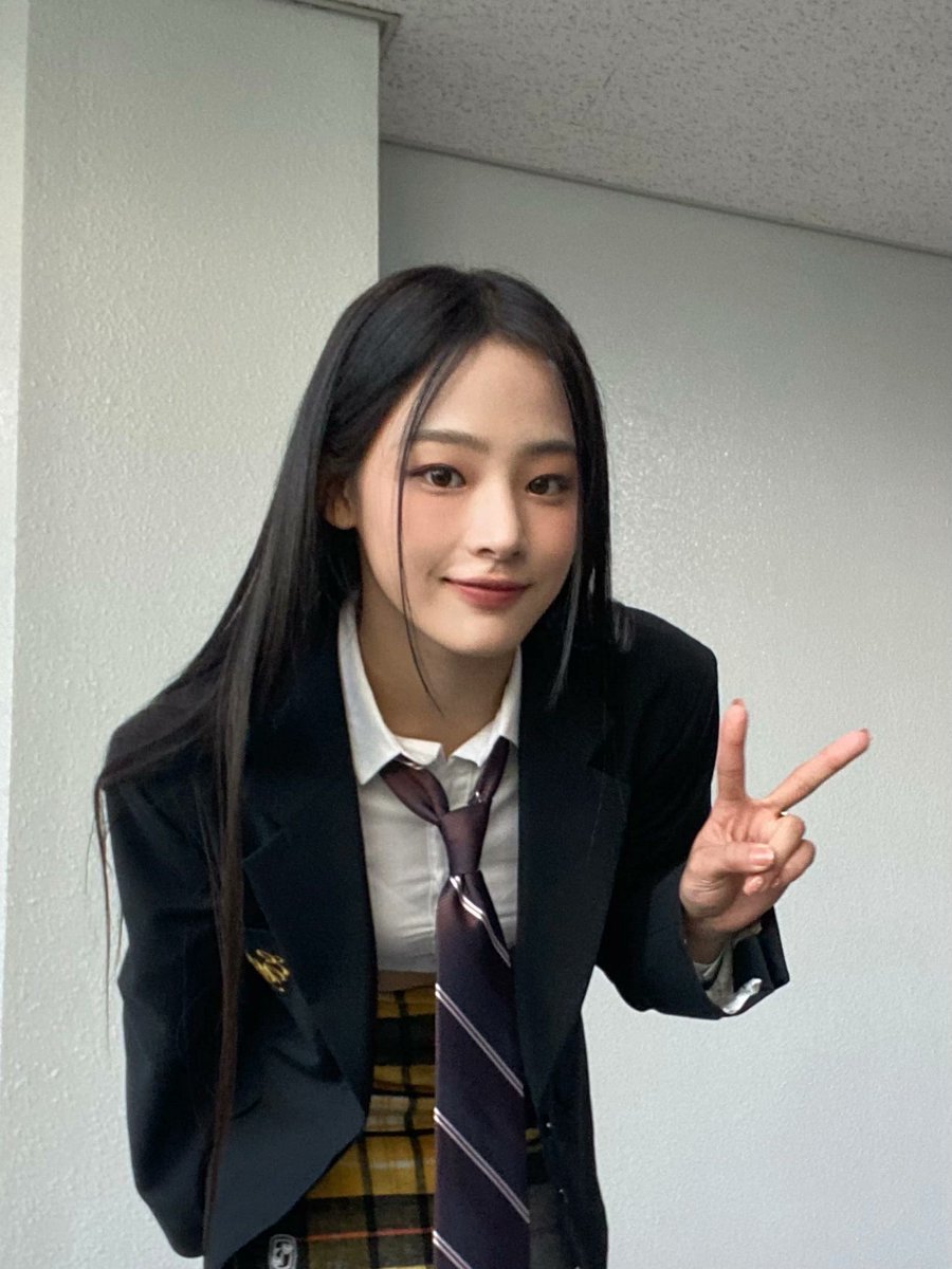 N𝕌𝔍E𝔸N𝗦 ★ 👖 tweet media
