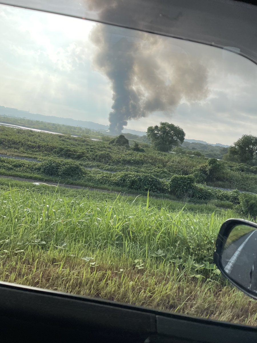 schan__7000's tweet photo. かささぎ付近で大火事 https://t.co/plHYLiUVZB