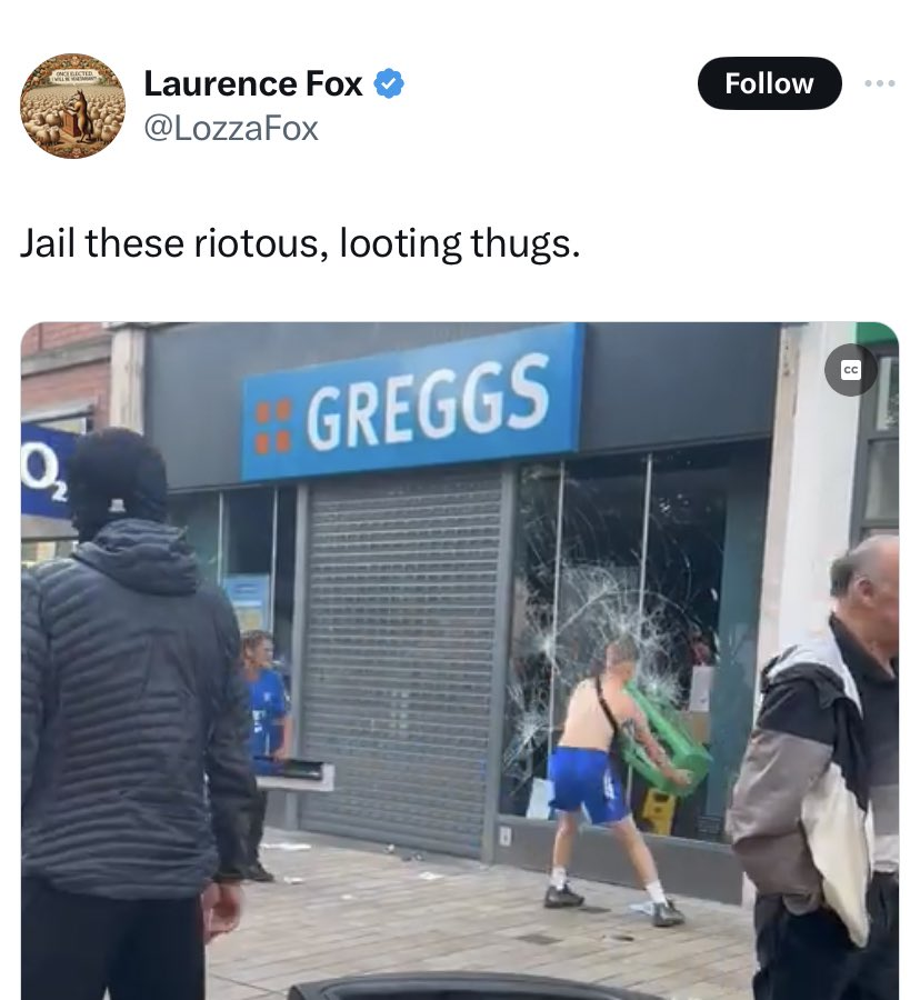 BrynCleat's tweet photo. How it started / How it's going. Lozza Edition.
Difference?
06/06/24 - Director of Public Prosecutions Stephen Parkinson said he was โabsolutelyโ seeking to prosecute people for online offences related to rioting.
#LawrenceFox #Lozza #loser #Riots #RiotsNotProtests #RiotsUK https://t.co/4JGQPR5TnZ