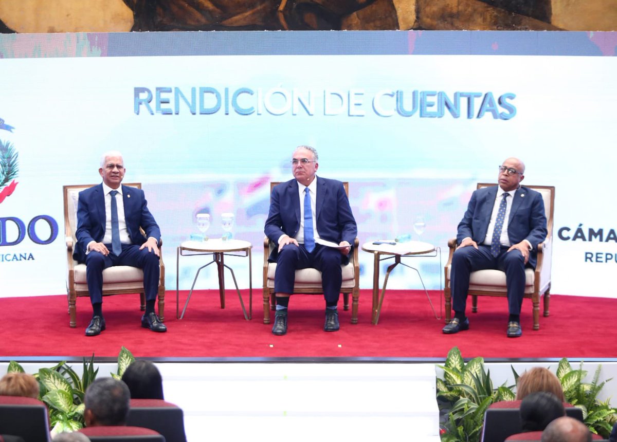 juntacentral's tweet photo. Y la @DiputadosRD, presidido por Ricardo De Los Santos y Alfredo Pacheco, respectivamente.

Previo al acto, los miembros titulares conversaron con diferentes incumbentes de instituciones del Estado. https://t.co/vnMzgbXhF0
