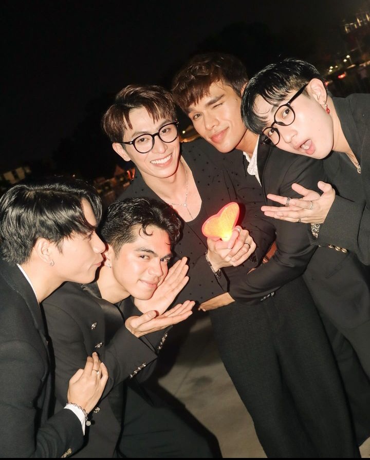 adorables_ofc's tweet photo. 080724 [ Joshua Adornado | IG UPDATE ]
Yes My Love❤🔥
Joshua❤Niko❤Jeff❤Brian❤RZ

Follow On IG:@joshadornado 

#143yesmylove 
#LoveJoshua 
@JoshAdornado https://t.co/XZI4RpvY4e