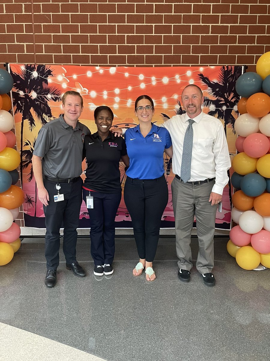 hokiemonarch19's tweet image. @ODUMonarchLEAD Class of 2019 are all school administrators! @karen_sanzo @vbschools @PGIVBCPS #LEADVB @DrewMidgette @pompandpanache