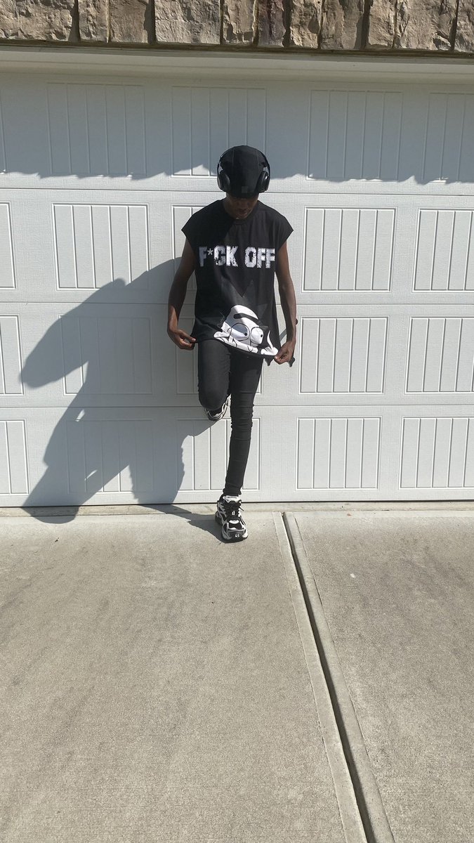 notcassius_'s tweet image. y they sayin my jeans to tight still