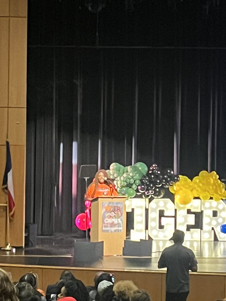 It’s a great day to be a Tiger! 🐅 Great job as always <a href="/ksimpsonPRpro/">Kimberly Simpson</a> with our <a href="/LancasterISD/">Lancaster ISD</a> Convocation. A time was had. 🖤🧡 #watchuswork