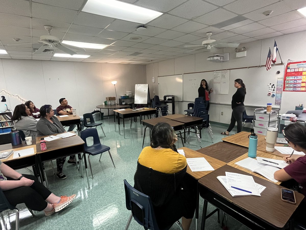 _Isabel_Aguilar's tweet photo. Can I just share how amazing our @NavarroLISD Lever Leaders are?! They shared so much knowledge, lessons, ideas…I can’t even place it all here. So proud of all the work our campus put in today!
#LockedonExcellence #IgniteCuriosity https://t.co/qXQwTGPDIt