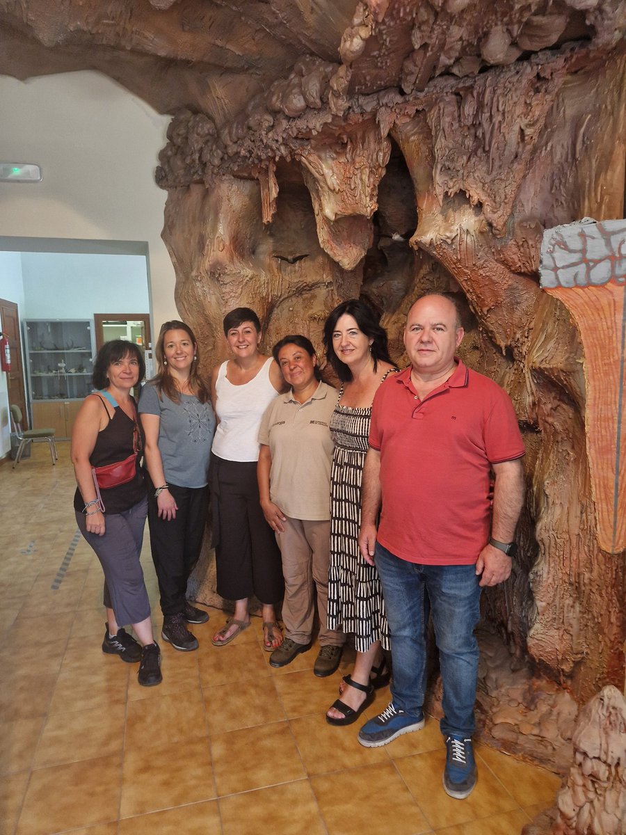 GLORIAPG2022's tweet photo. Hoy hemos acompañado a la directora general de educación ambiental del #gobiernodearagon #RaquelGImenez en su visita al Centro de Interpretación de la Naturaleza del Parque Natural del Moncayo #Calcena. Un interesante visita para conocer este espacio natural
#moncayo
#sarga https://t.co/42S6deQSo5