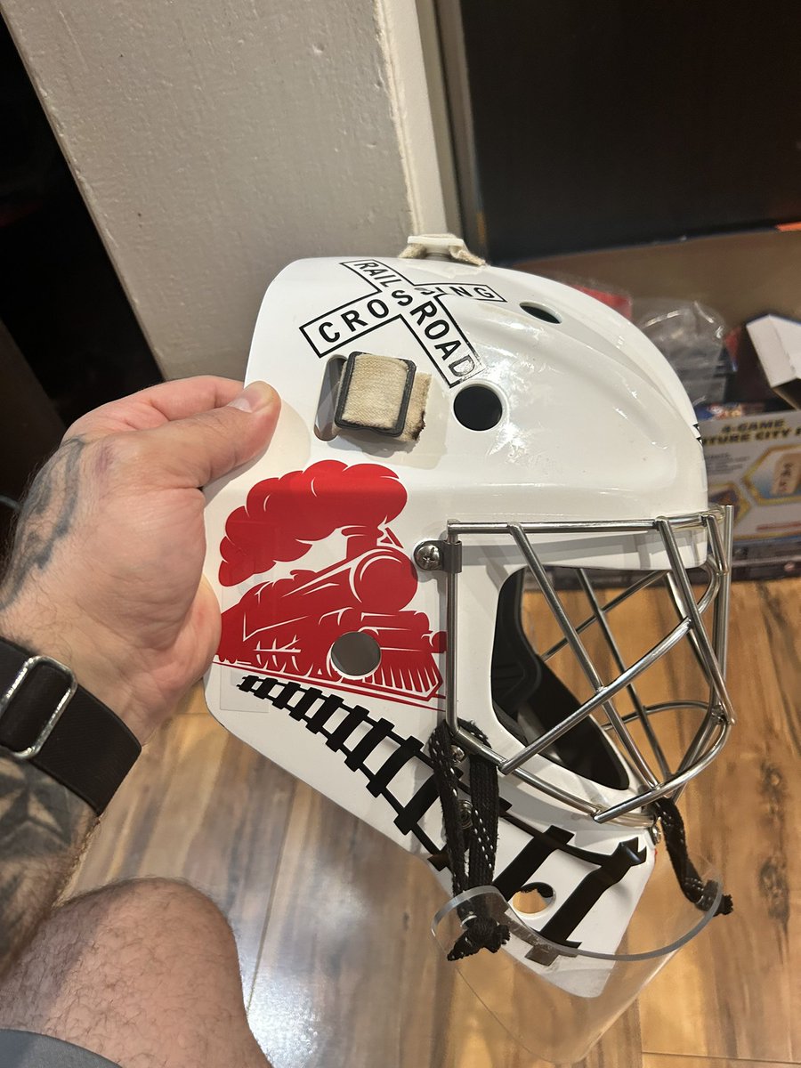 RL3Tendy's tweet photo. Jazz'd up the mask tonight!
Cool thing about vinyl is I can change my style when I want. Wanted to keep the red and black theme. But wanted some of my railroad life on there . Love the way it looks and will be adding more to fill in the open space .
#tendy #beerleaguegoalie https://t.co/cOMTNxAnMT
